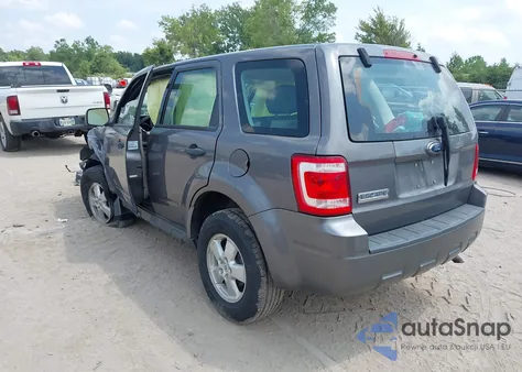 2009 Ford Escape Xls/Xls Manual z USA, uszkodzony, nr VIN 1FMCU02789KD14178